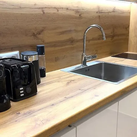 Stylish With Good Location In Apartment Tirana